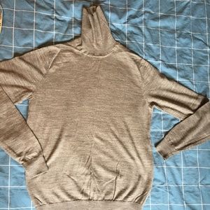 Uniqlo grey turtleneck sweater, 100% Merino
